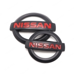 ชุด LOGO โลโก้ติดกระจังหน้า โลโก้ติดหน้ารถ+โลโก้ติดท้ายกระบะ โลโก้ติดท้าย โลโก้แดง "NISSAN" ของเทียม 2 ชิ้น สีดำด้าน สำหรับ Nissan Frontier NP300 D23 Pick Up 2WD 4WD ปี 2015-2022